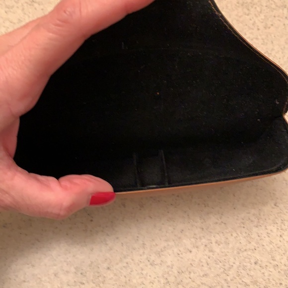 πRay-Ban Sunglasses Caseπ - Picture 3 of 4